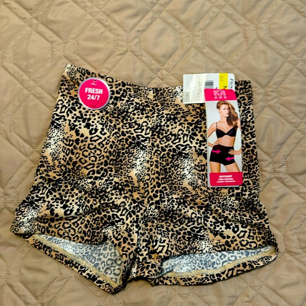 Maidenform boyshort  shapewear. New with tags.